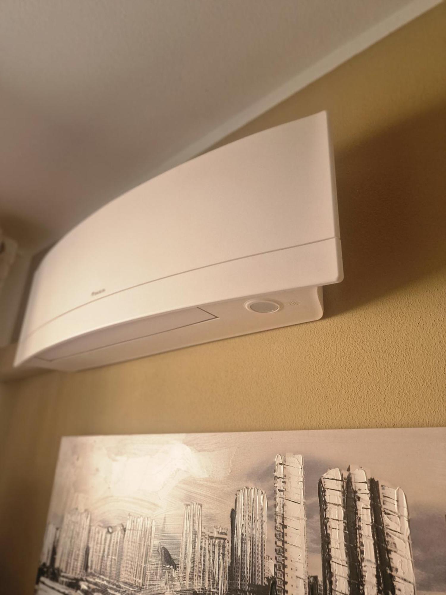 Varese Prime - Large Independent Apartment, Air Conditioning, 2 Bathrooms, 2 Free Covered Parking Spaces, No Restricted Traffic Zone, Train Station 100M, Theatre 150M, Historic City Centre Bagian luar foto